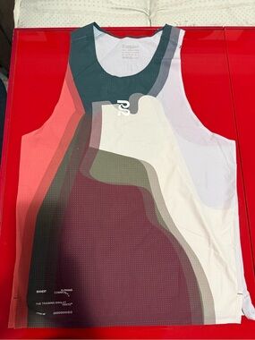 Bandit Running Vento Training Singlet - Multi-Color Abstract Gradient Size XS